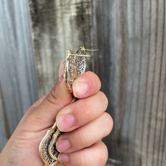 Kendra Scott Adela Earrings - Picture 2 of 4